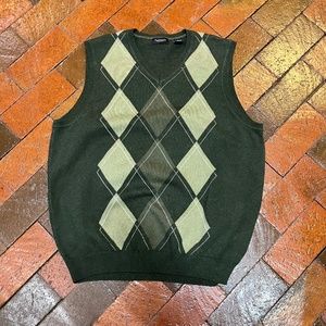Really cool Vintage Van Heusen Argyle green vest Medium
